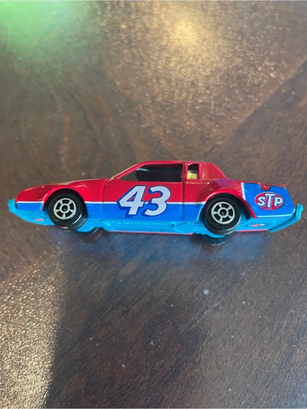 1'64 ERTL  STP BUICK 1983 BUICK REGAL #43 RICHARD PETTY NASCAR RACE CAR
